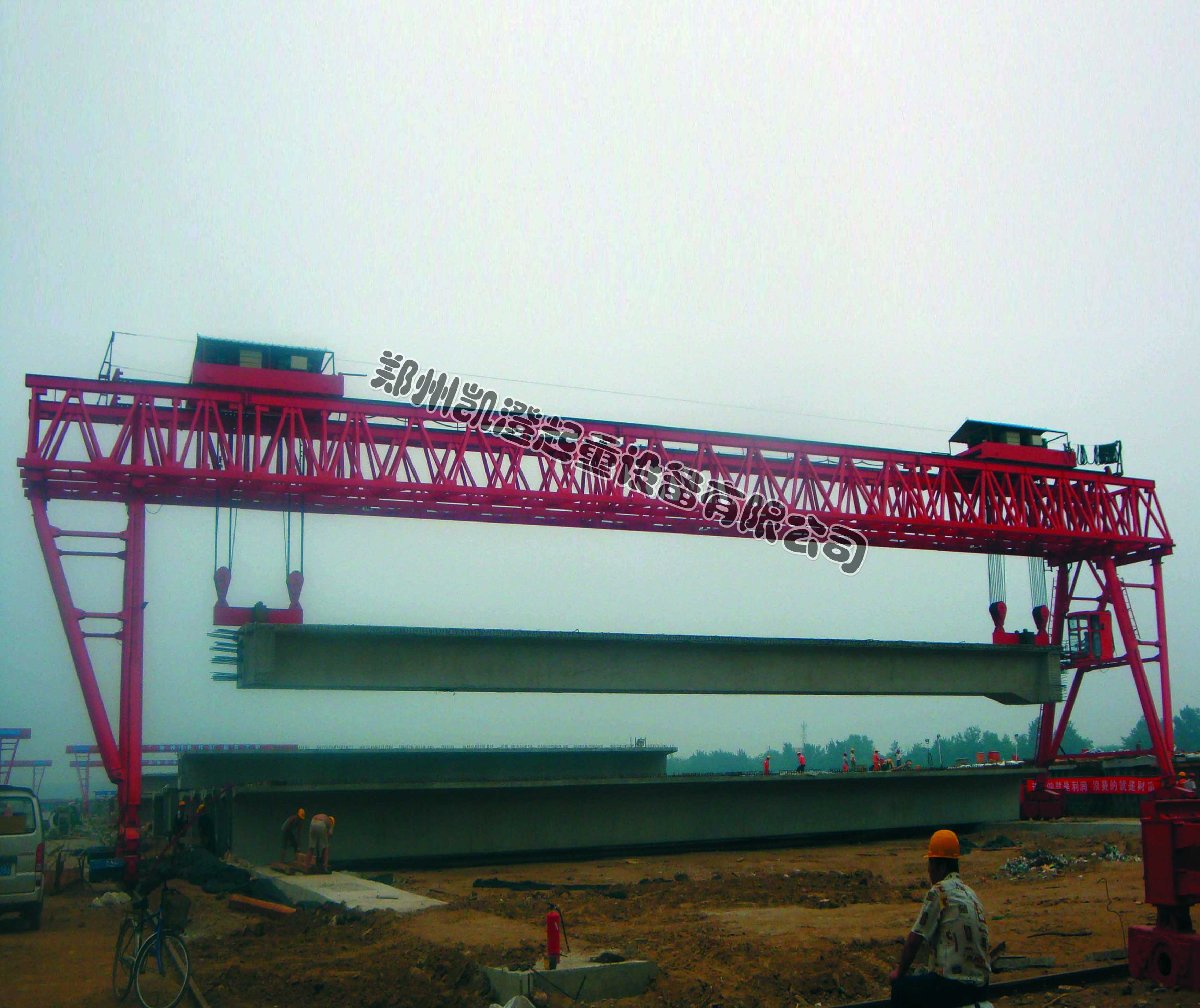 鐵路京哈線大橋施工現(xiàn)場(chǎng)